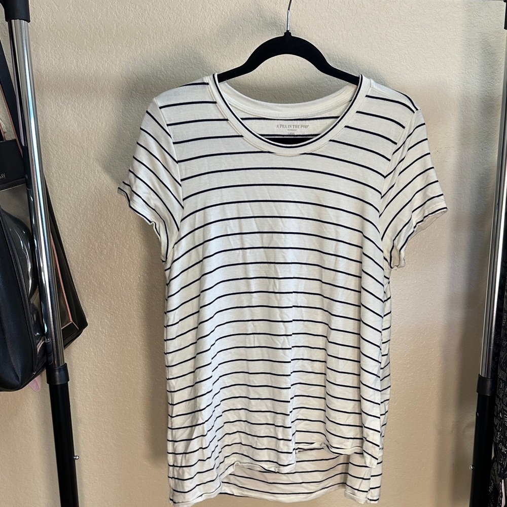 A Pea in the Pod White and Black Striped Short Sleeve Tee